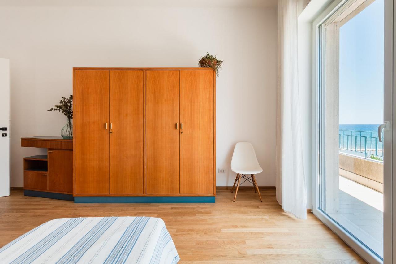 Interno 19 - Vista Mare Apartment Бари Екстериор снимка